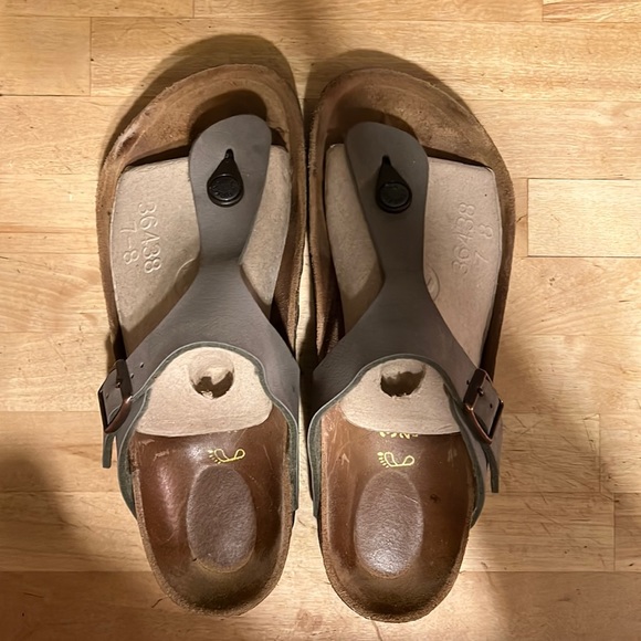 Size 38 Birkenstock stone color worn a handful of times only - Picture 2 of 4